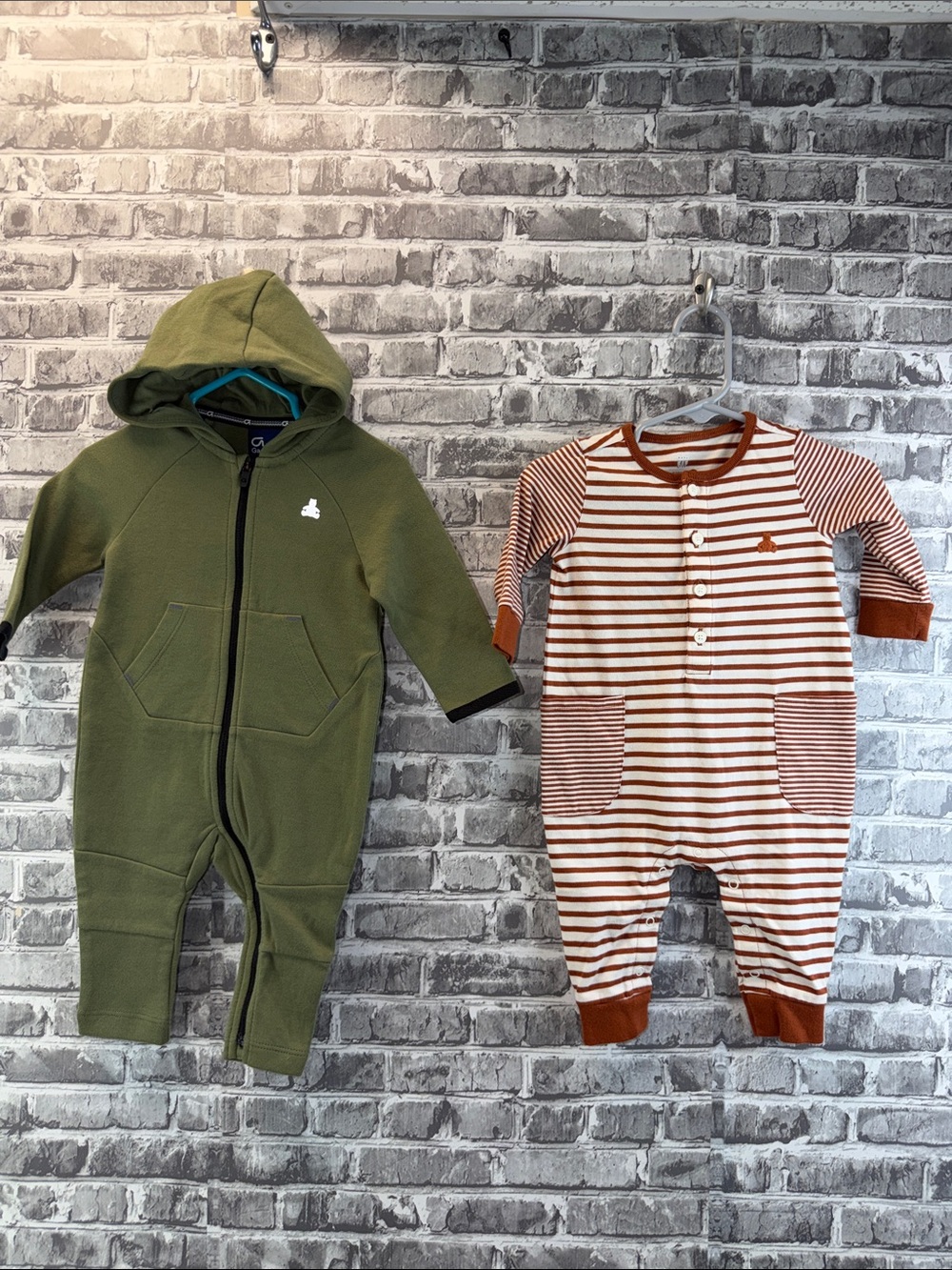 2 GAP baby boys rompers